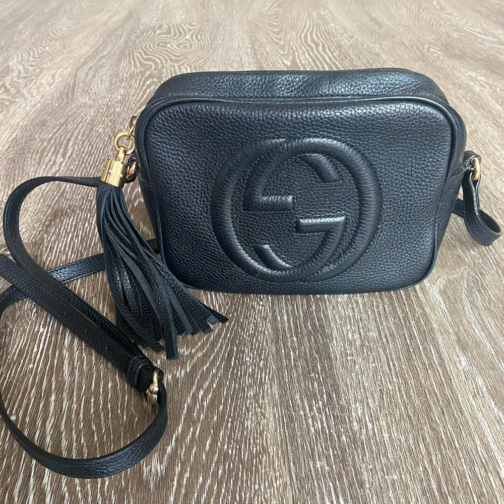“Soho small leather disco bag” Gucci